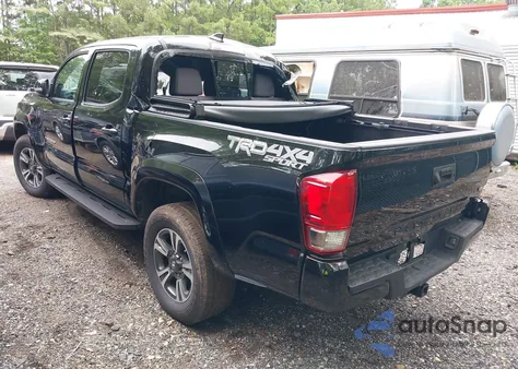 2017 Toyota Tacoma Dbl Cab/Sr/Trdspt/Or/Pro z USA, uszkodzony, nr VIN 5TFCZ5AN5HX067805